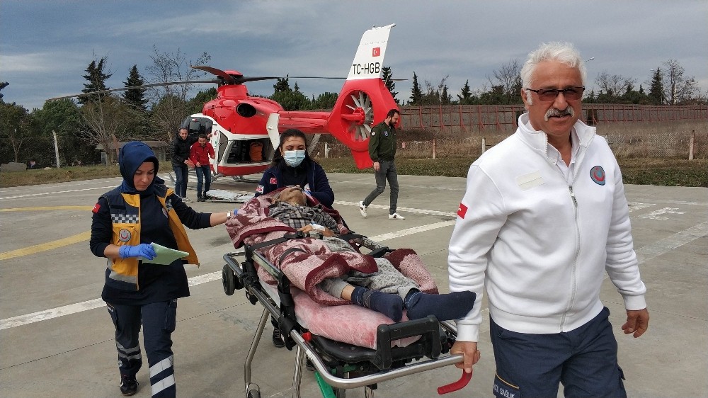 Felç geçiren yaşlı adamın yardımına ambulans helikopter yetişti