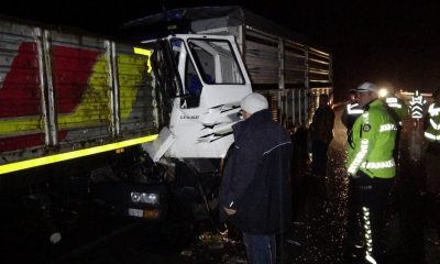 Samsun’da kamyon tıra arkadan çarptı: 2 yaralı