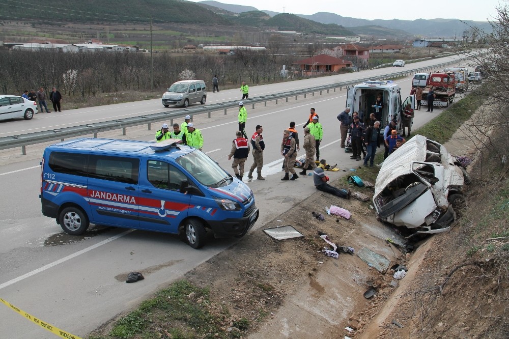 Amasya’da minibüs kazası: 2 ölü, 7 yaralı
