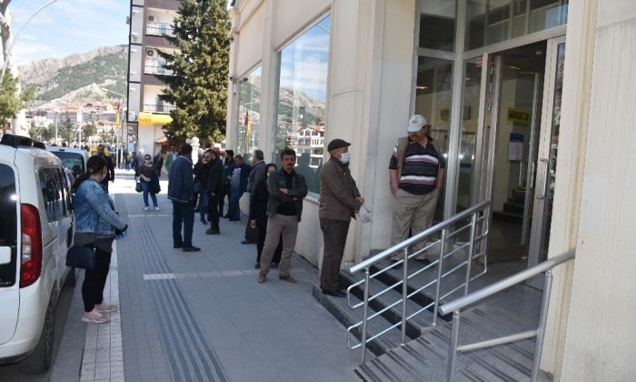 Amasya’da polisten 65 yaş üstü vatandaşa uyarı