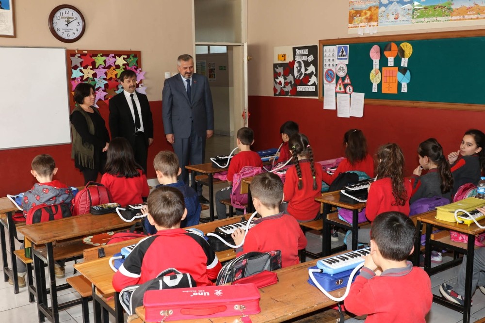 Başkan Kılıç’tan okullara özel ilgi