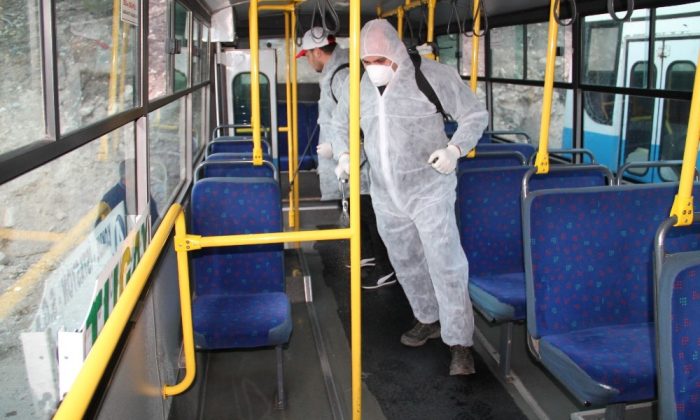 Belediye otobüsleri korona virüse karşı dezenfekte edildi