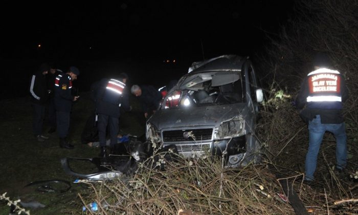 Samsun’da ticari araç ağaca çarptı: 1 ölü, 2 yaralı