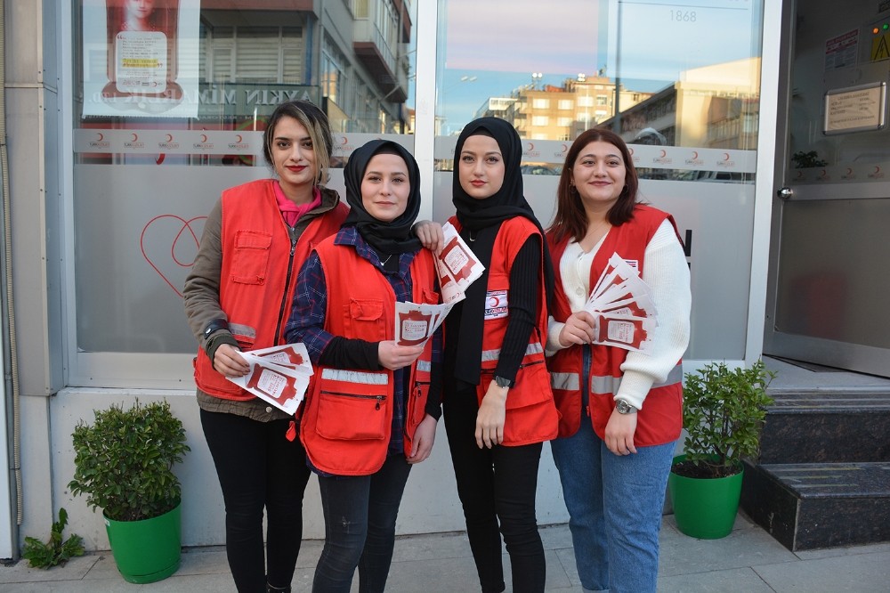 Sinop’ta öğrenciler kan bağışında öncü oluyor