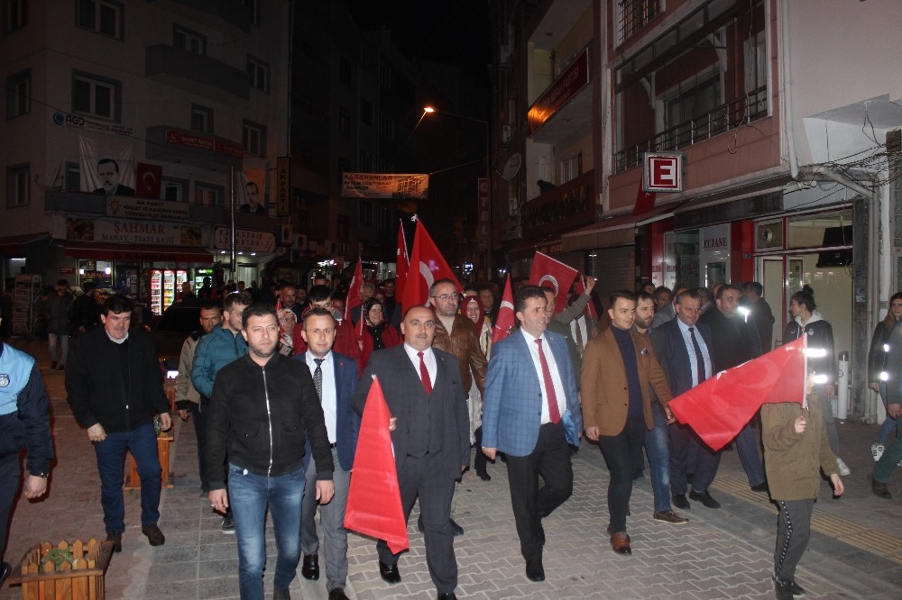 Türkeli’de “Şehitlerimize Saygı” yürüyüşü