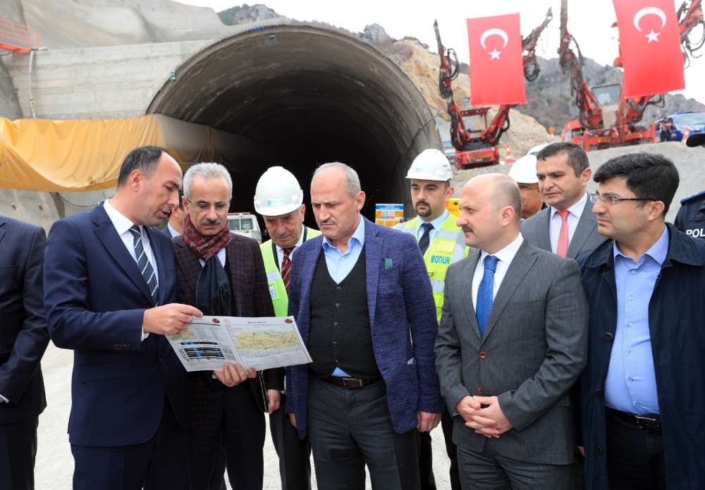 Ulaştırma ve Altyapı Bakanı Turhan Amasya’da