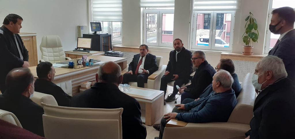 Büyükşehir Belediye Başkanı Demir, Kavak’ta okul ziyaretinde bulundu