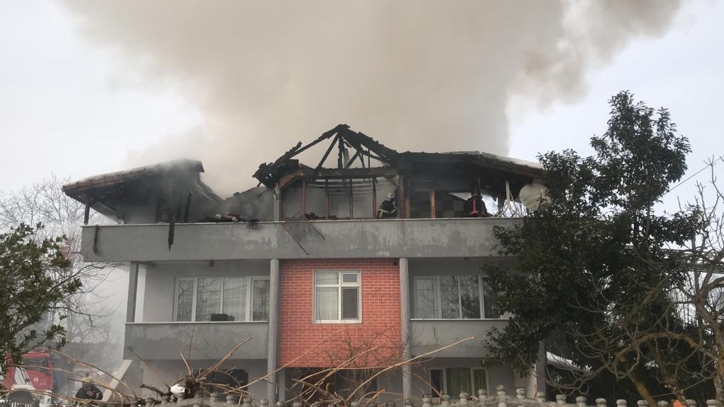Düzce’de çıkan yangında müstakil ev hasar gördü