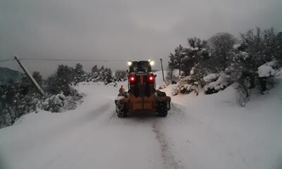 Göynük’te karla kaplanan köy yolları orman ekiplerinin desteğiyle açıldı