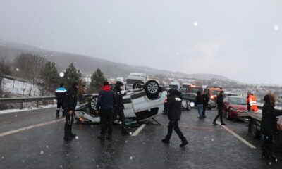 GÜNCELLEME – Anadolu Otoyolu’nda zincirleme kaza trafiği aksattı