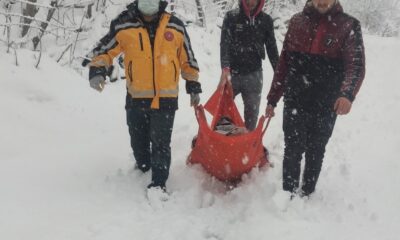 Karabük’te ekipler yolu kardan kapanan köydeki hasta için seferber oldu
