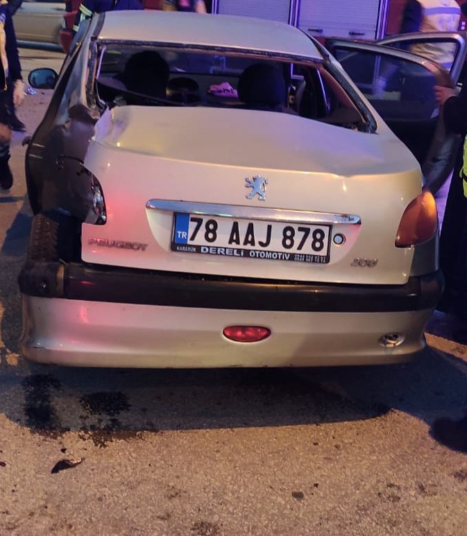Karabük’teki trafik kazasında 3 kişi yaralandı