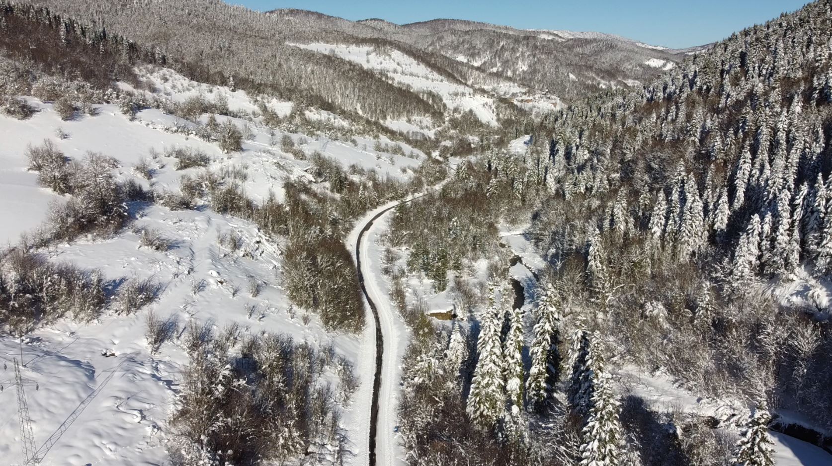 Karla kaplı Küre Dağları drone ile görüntülendi