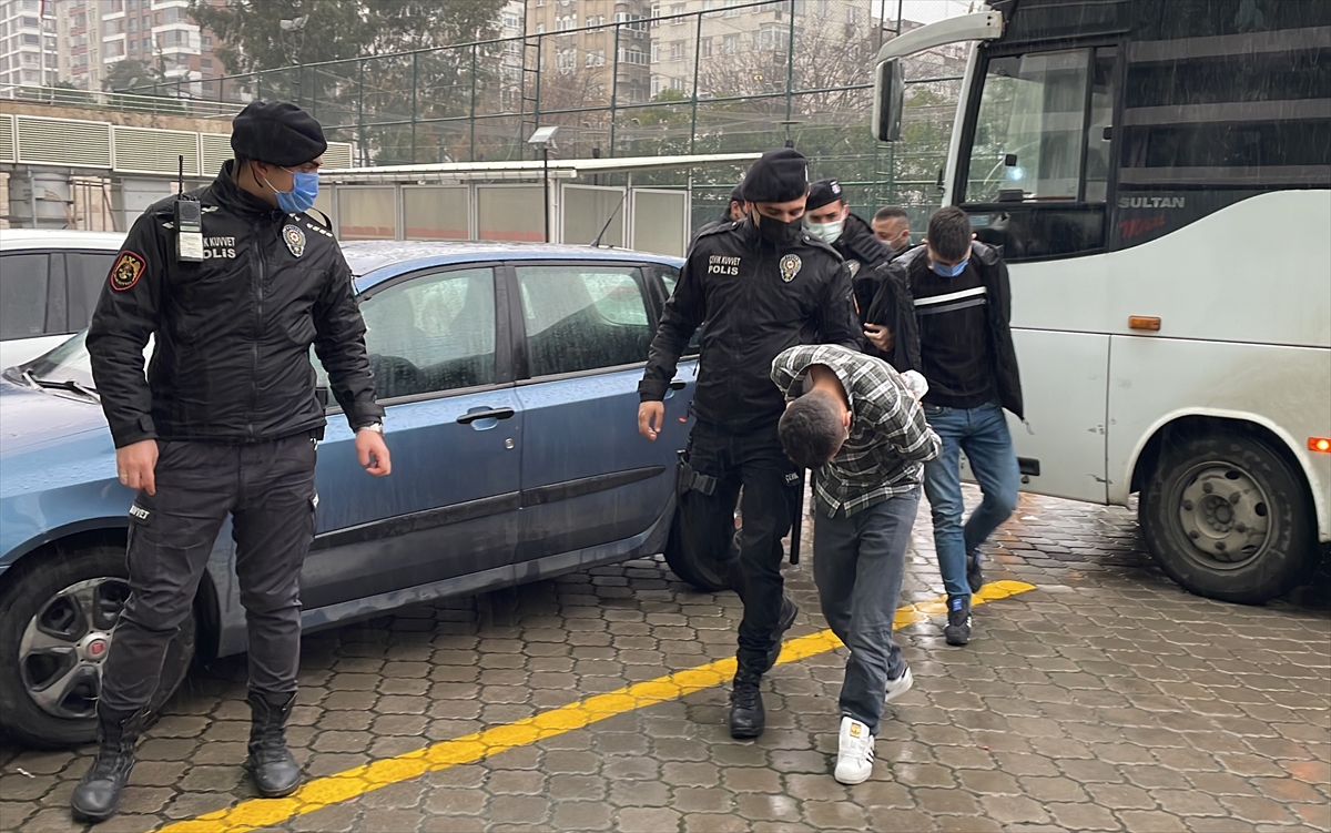 Samsun’daki uyuşturucu operasyonunda yakalanan 6 zanlı adliyede