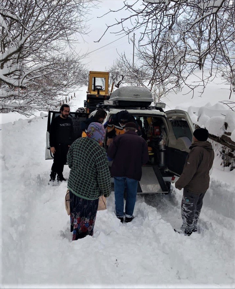 Sinop’ta kar yağışı etkili oluyor