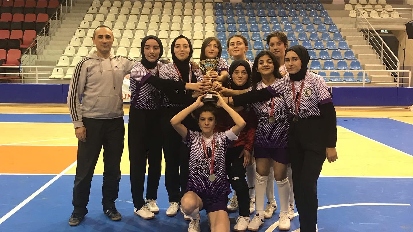 Tokat’ta okul sporları genç kızlar futsal turnuvası sona erdi