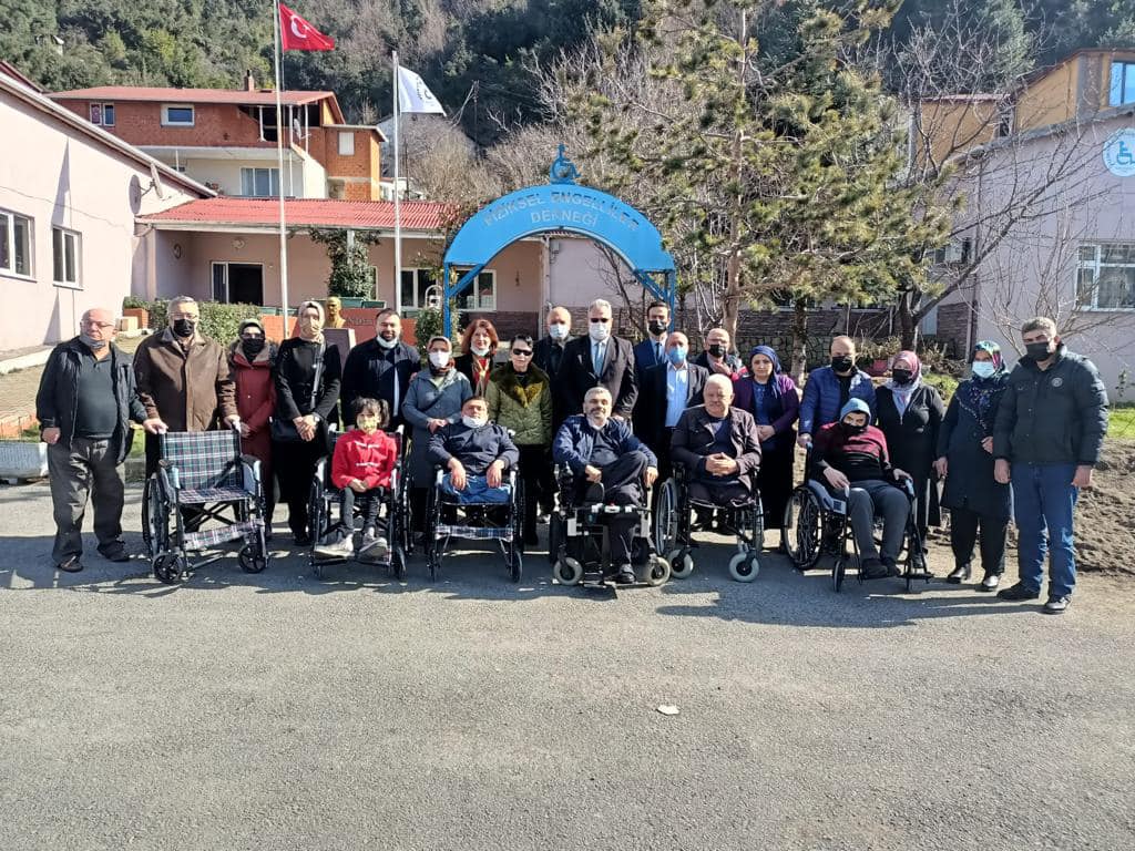 Ereğli’de tekerlekli sandalye bağışı