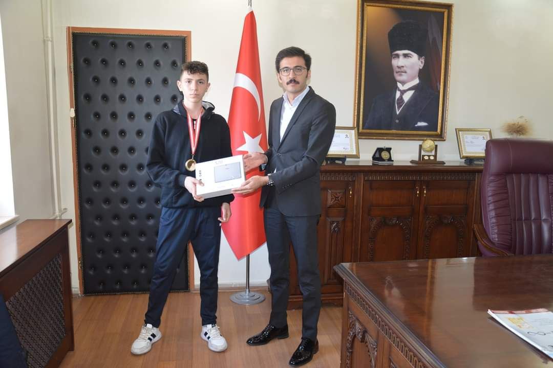İhsangazi Kaymakamı Coşkun, Türkiye şampiyonu Ayvacı’yı tebrik etti