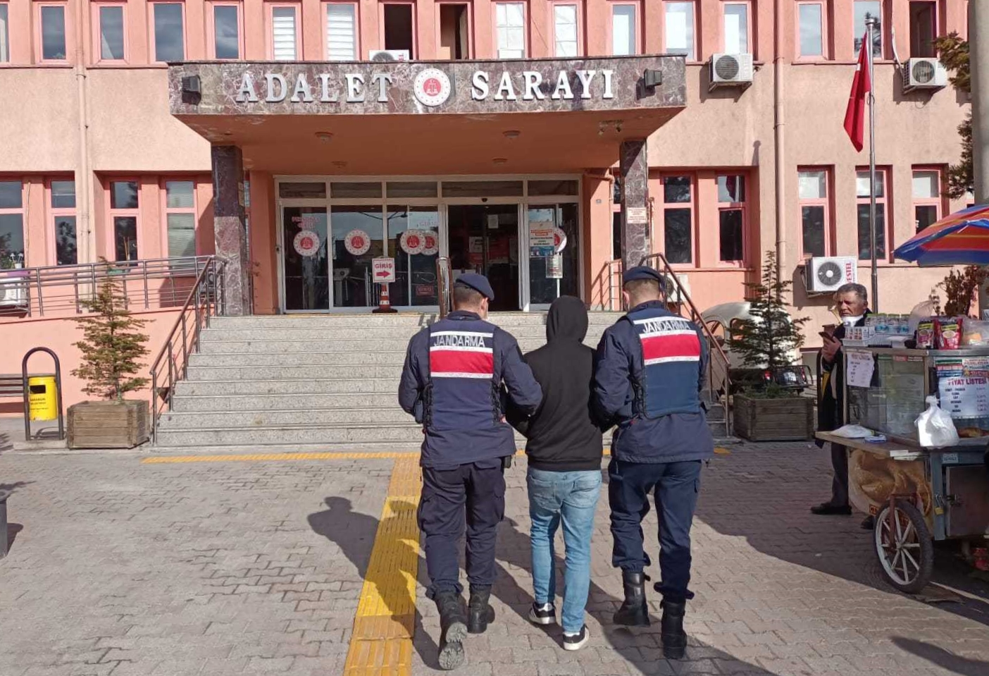 Karabük’te yakalanan 9 hırsızlık şüphelisinden biri tutuklandı