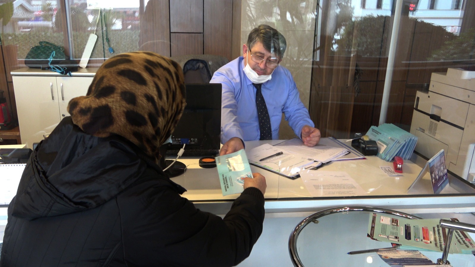 Samsun’da ihtiyaç sahibi 11 bin 542 kişiye temel ihtiyaç destek kartı verildi
