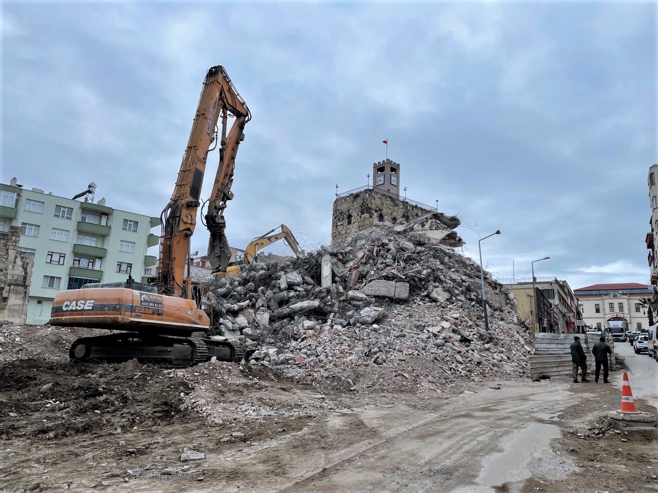 Sinop’un 2 bin 500 yıllık surlarının çehresi yıkımlarla değişiyor