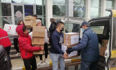 Zonguldak’taki gençlerden savaş mağduru mültecilere giysi yardımı