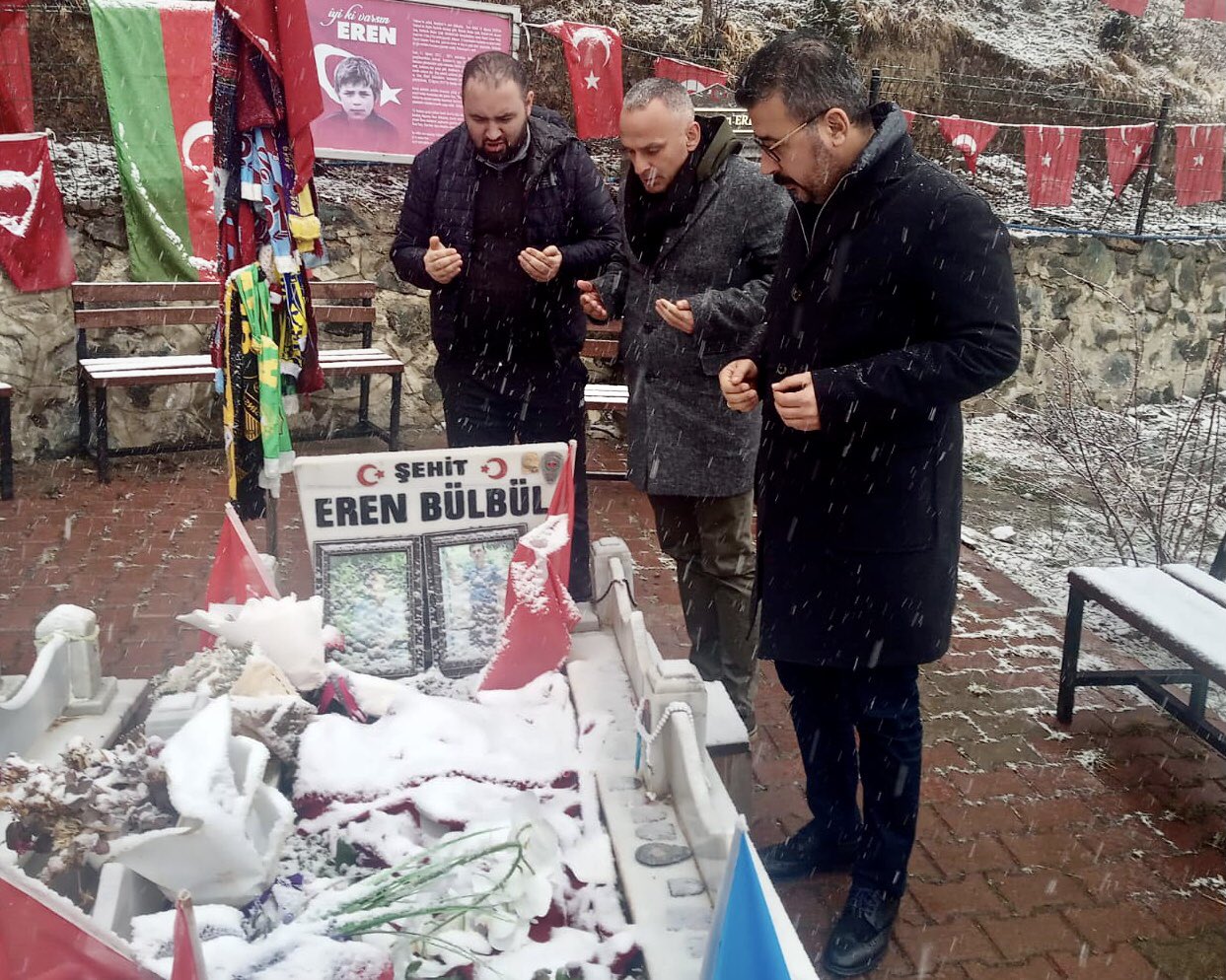 Antalyaspor’dan şehit Eren Bülbül ile Özkan Sümer’in mezarlarına ziyaret
