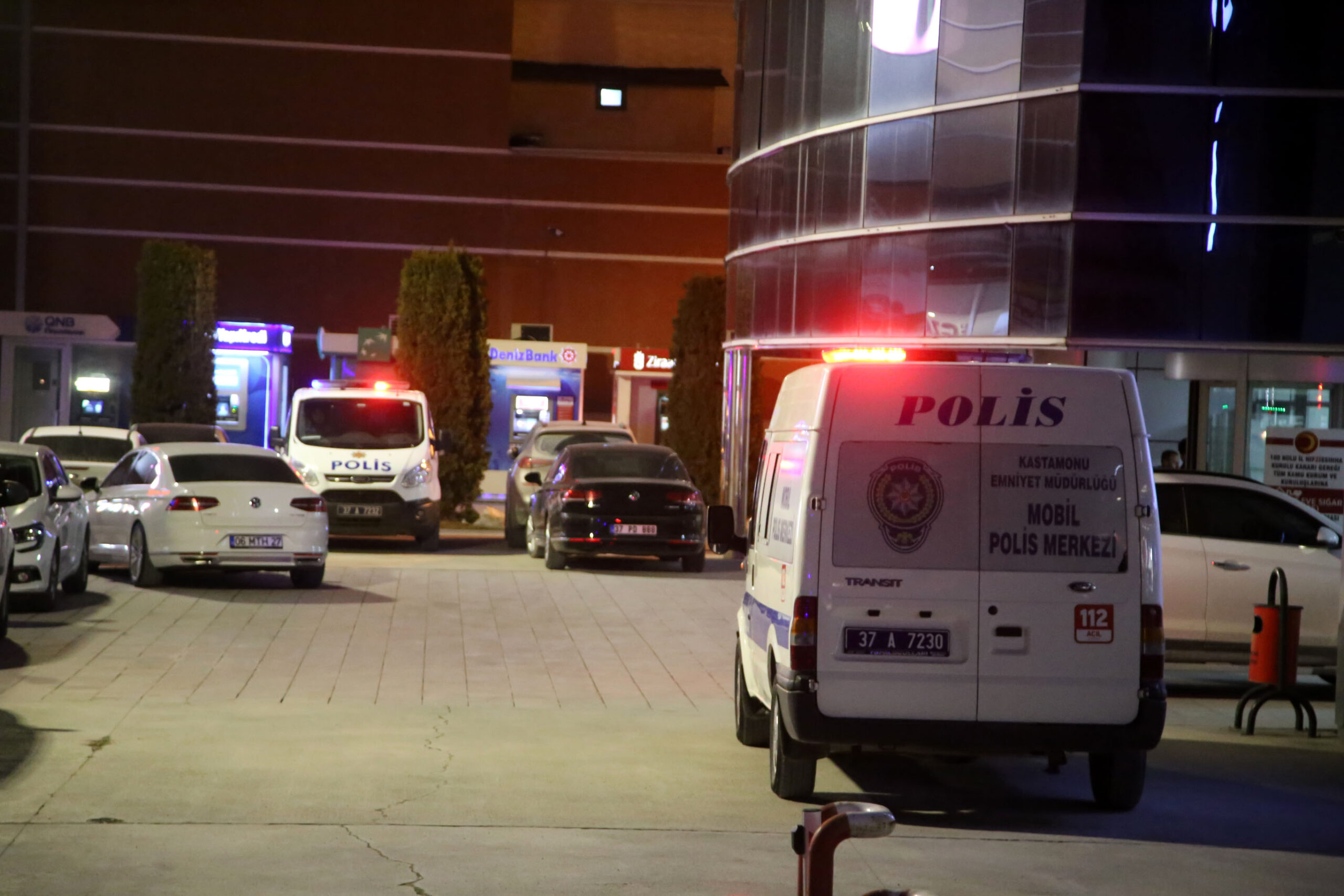 Kastamonu Belediyesinde tabancayla ateş açan kişi gözaltına alındı