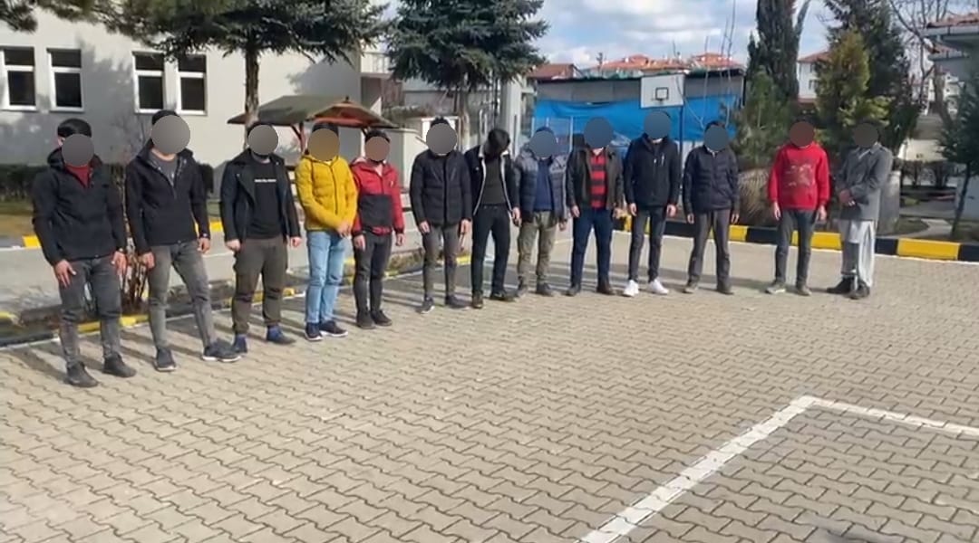 Kastamonu’da 9 düzensiz göçmen yakalandı, 2 kişi gözaltına alındı