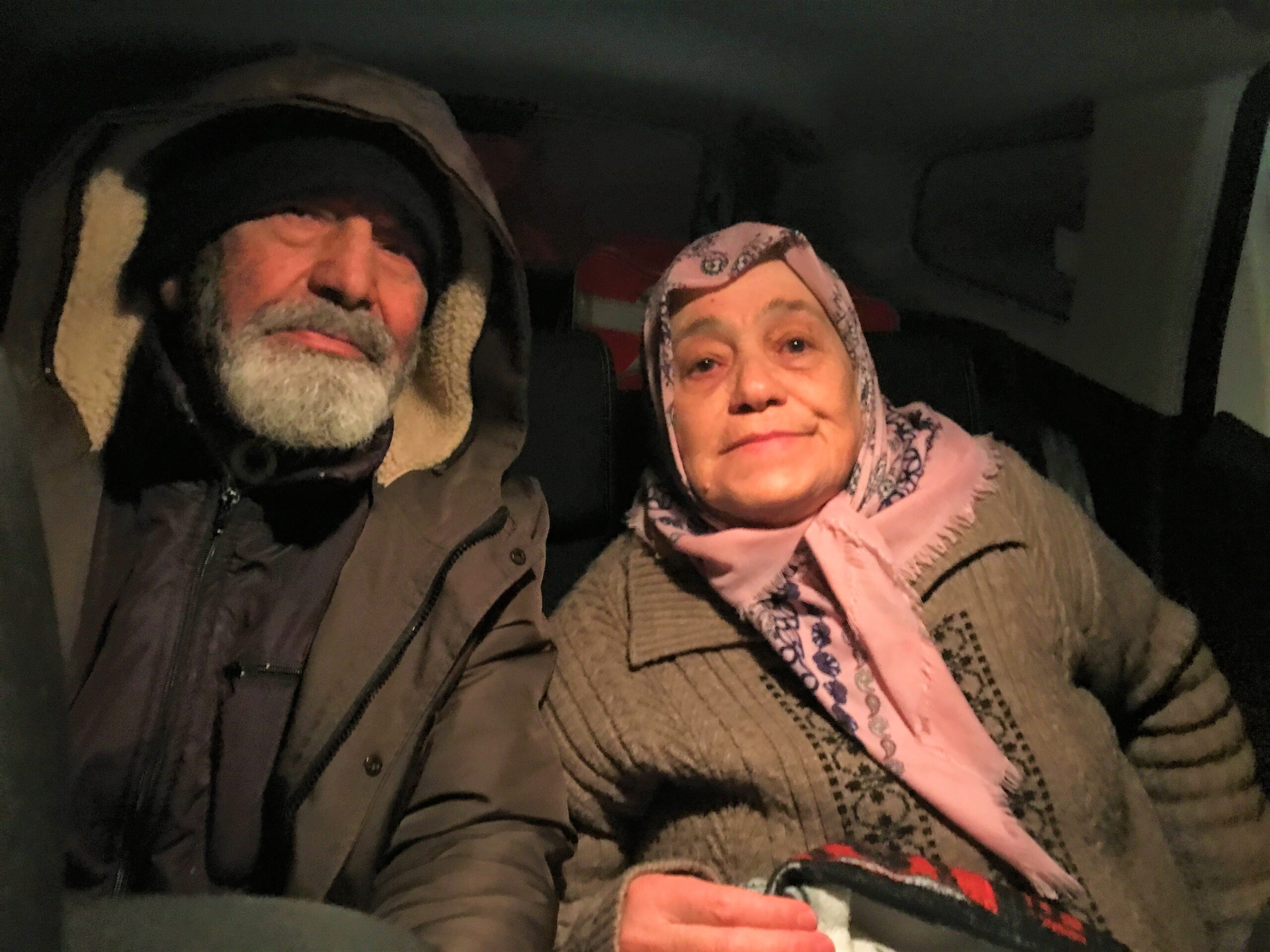 Ordu’da evlerinin yolu kardan kapanan yaşlı çifte belediye ekipleri ulaştı