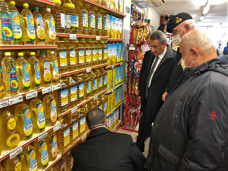Sinop Valisi Karaömeroğlu’dan marketlere “depolarda ürün bekletilmesin” uyarısı: