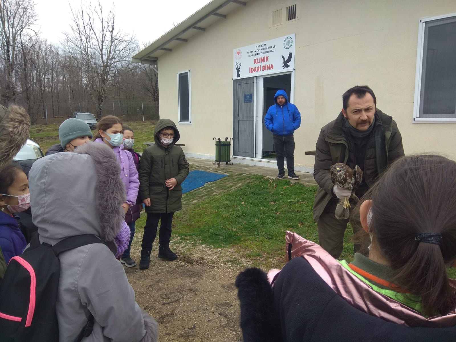 Sinop’ta öğrenciler yaban hayvanlarını tedavi merkezini ziyaret etti