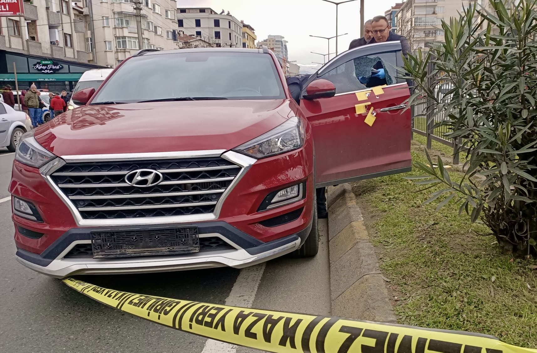 Trabzon’da trafikte silahlı saldırıya uğrayan sürücü yaralandı