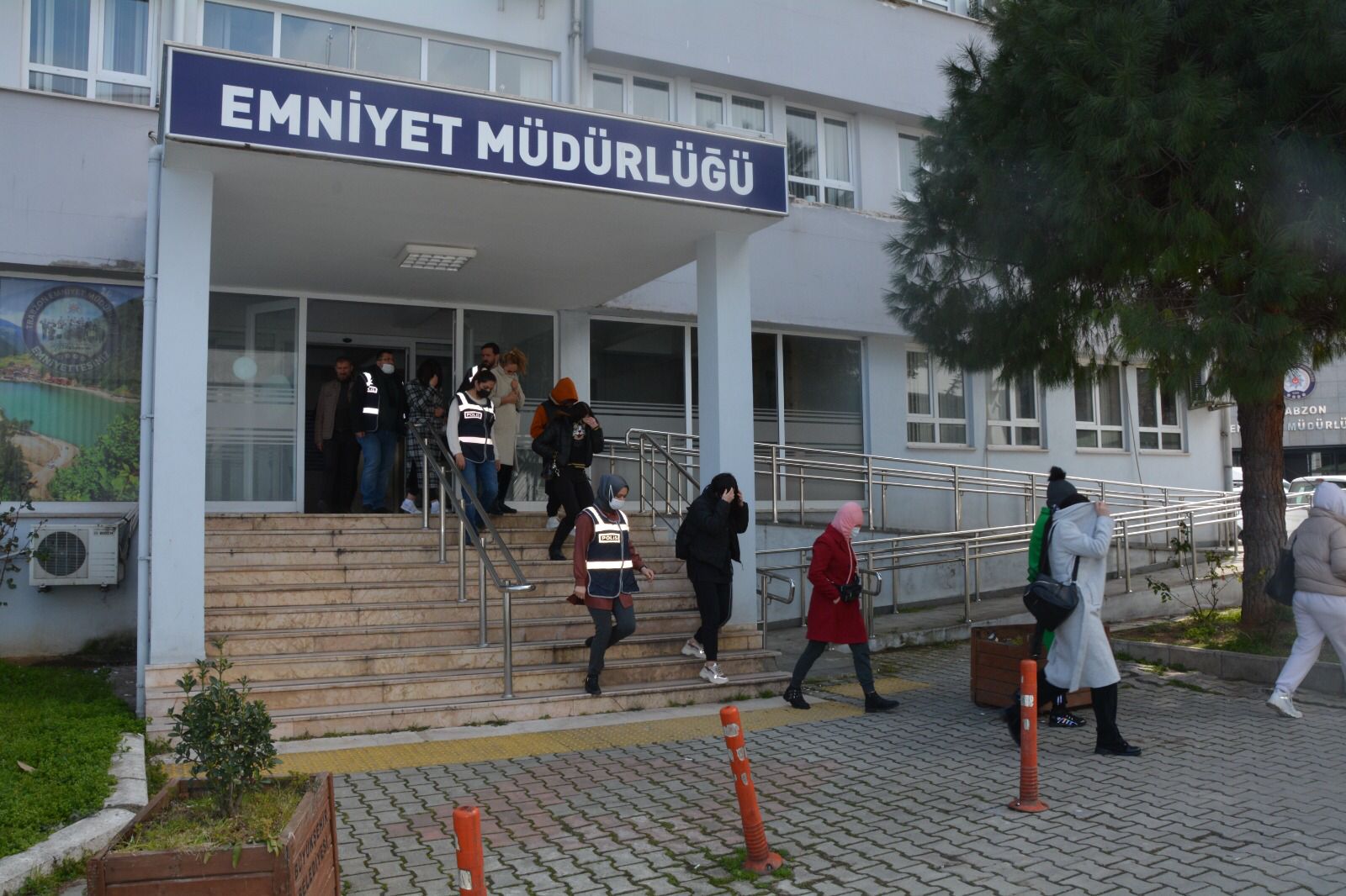 Trabzon’daki fuhuş operasyonunda yabancı uyruklu 7 kadın yakalandı