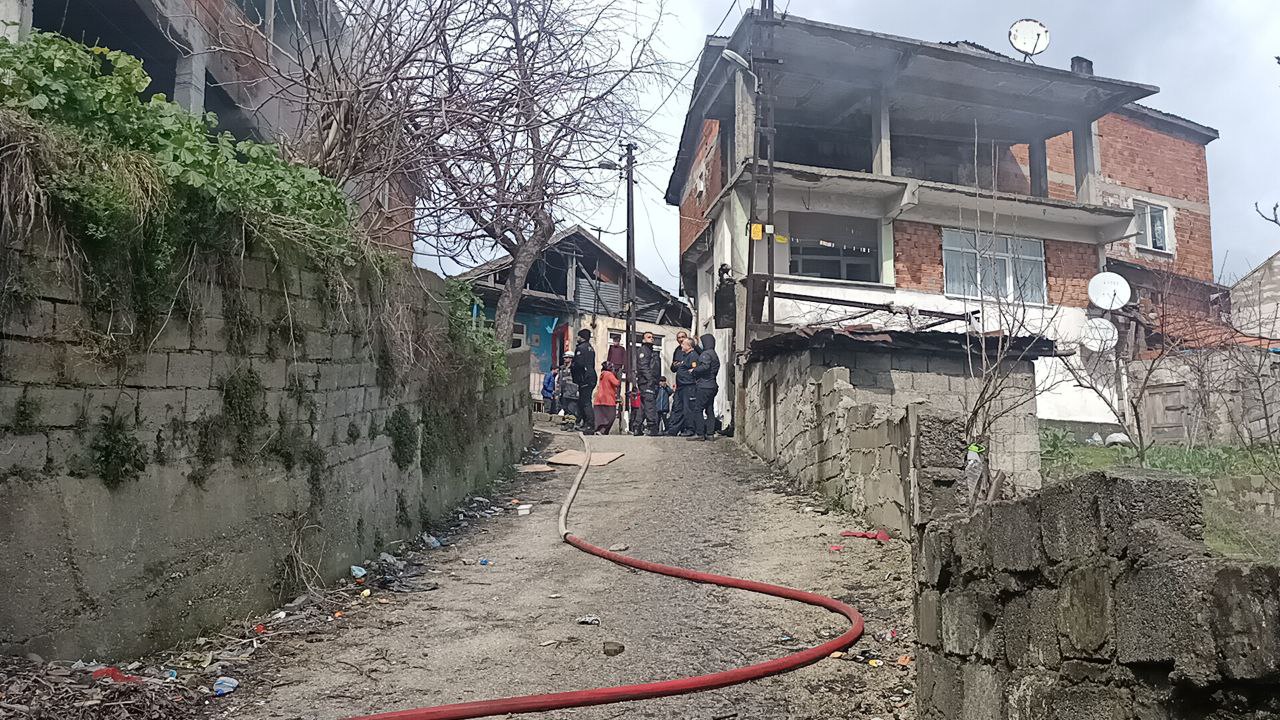 Zonguldak’ta çıkan yangında bir ev hasar gördü
