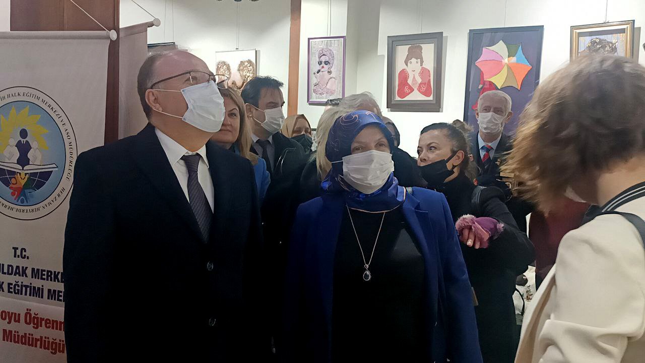 Zonguldak’ta “Güçlü Kadın, Güçlü Aile, Güçlü Türkiye” resim sergisi açıldı