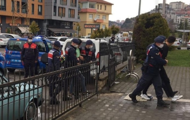 Zonguldak’ta iş yerinden inşaat demiri çaldıkları iddiasıyla 3 zanlı tutuklandı