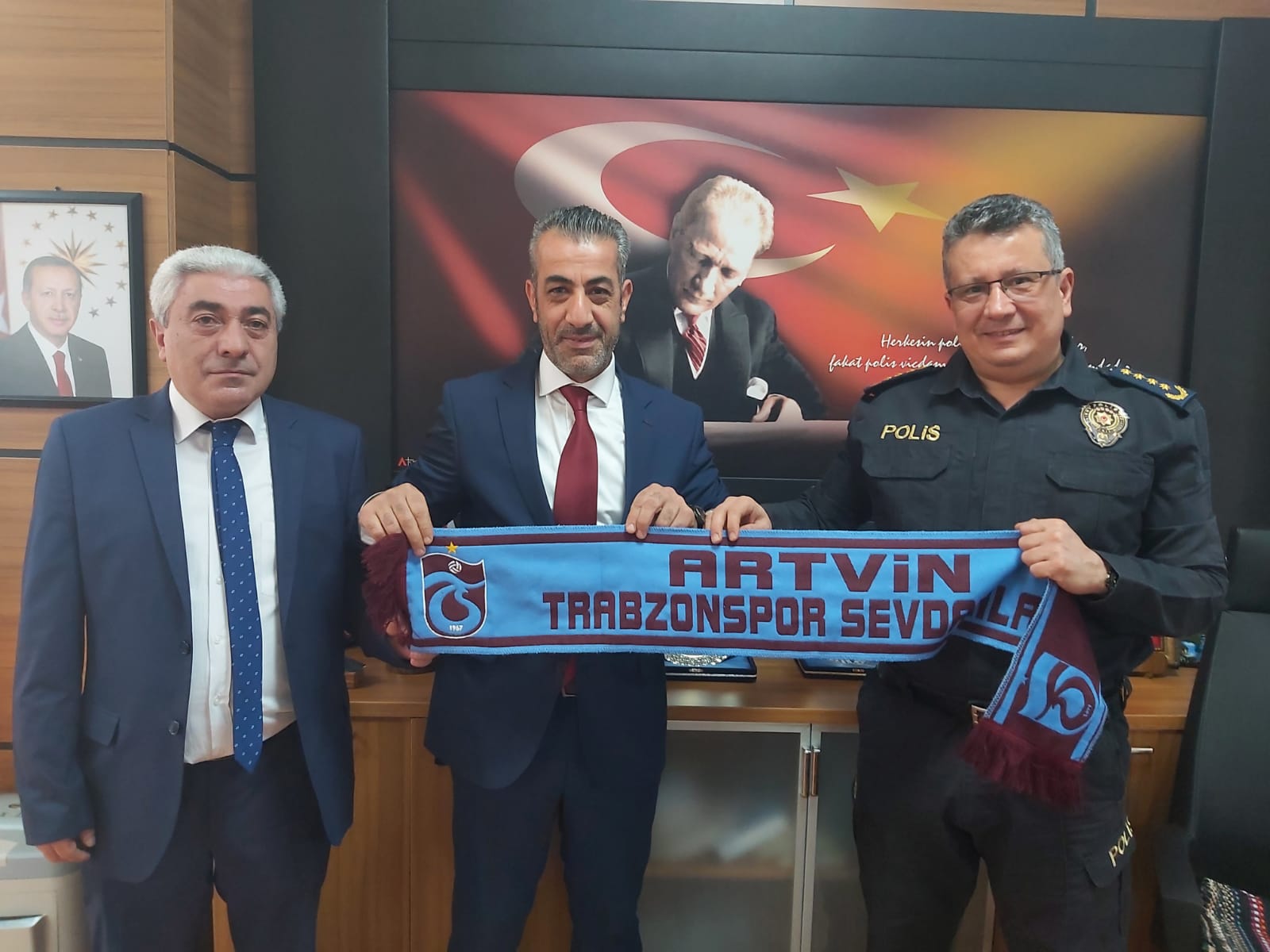 Artvin Trabzonspor Taraftarlar Derneğinden Emniyet Müdürü Ergen’e ziyaret