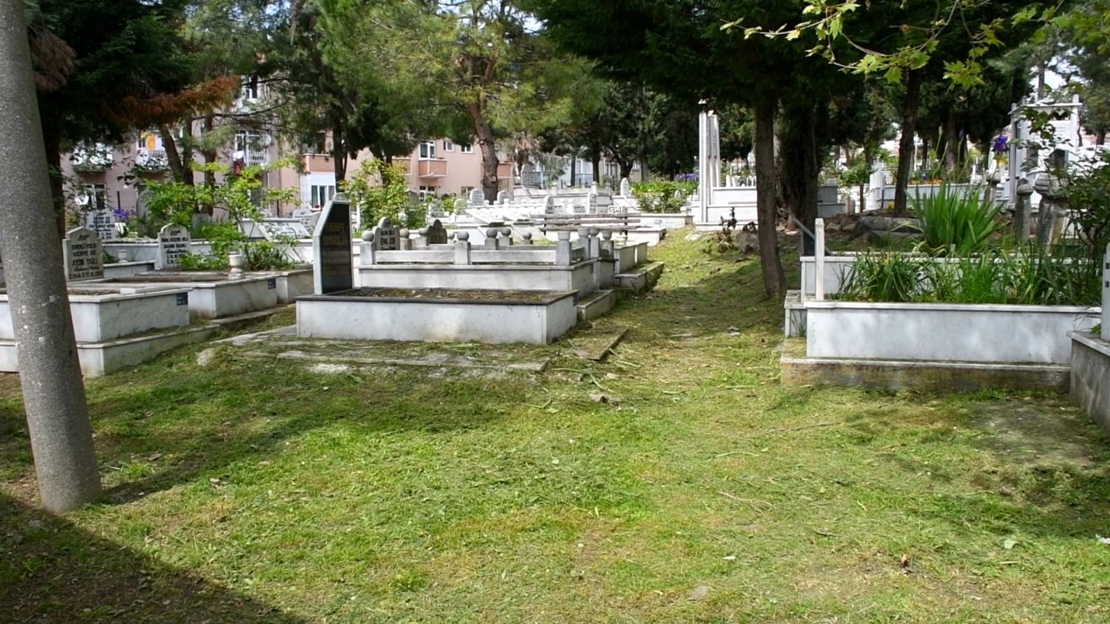 Ereğli’de mezarlıklarda bayram temizliği