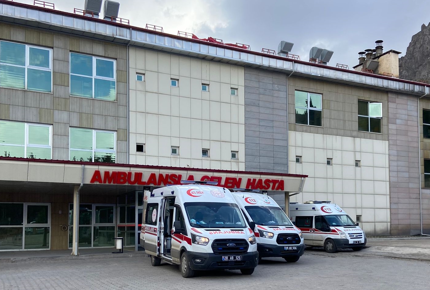 Giresun’da öğrenci servisi devrildi, 8 kişi yaralandı