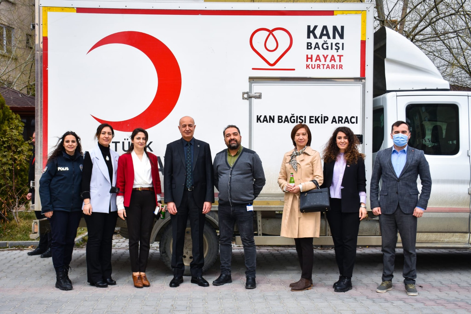 Kastamonu’da polisler Türk Kızılay’a kan bağışında bulundu