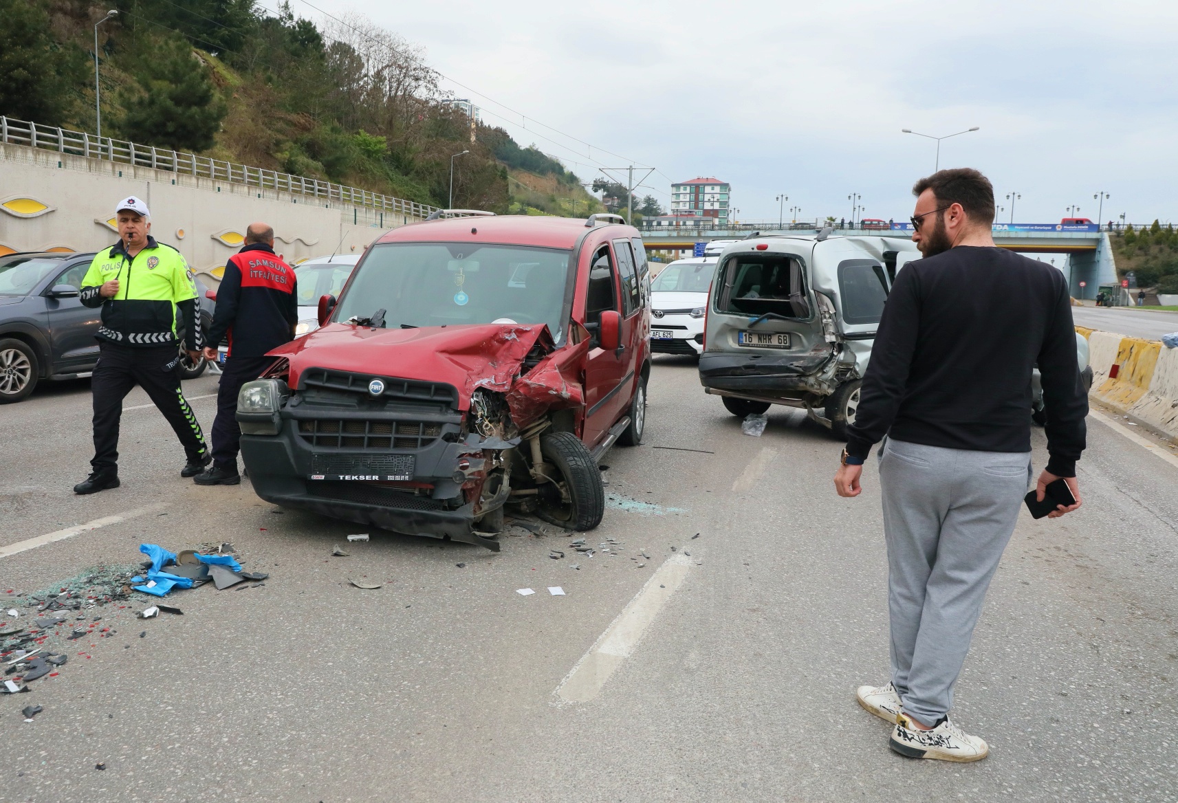 Samsun’da iki hafif ticari aracın çarpışması sonucu bir kişi yaralandı