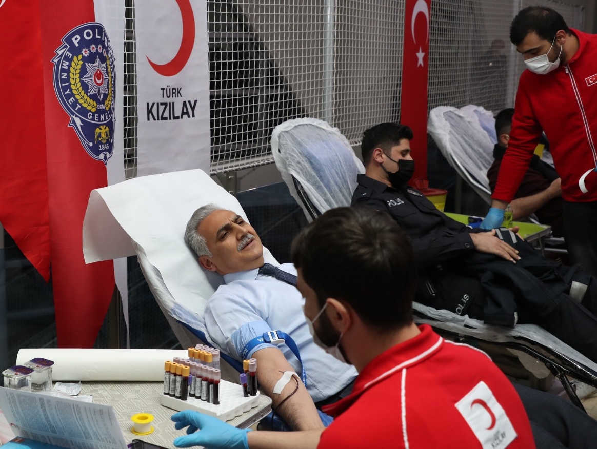 Samsun’da polislerden kan bağışına destek