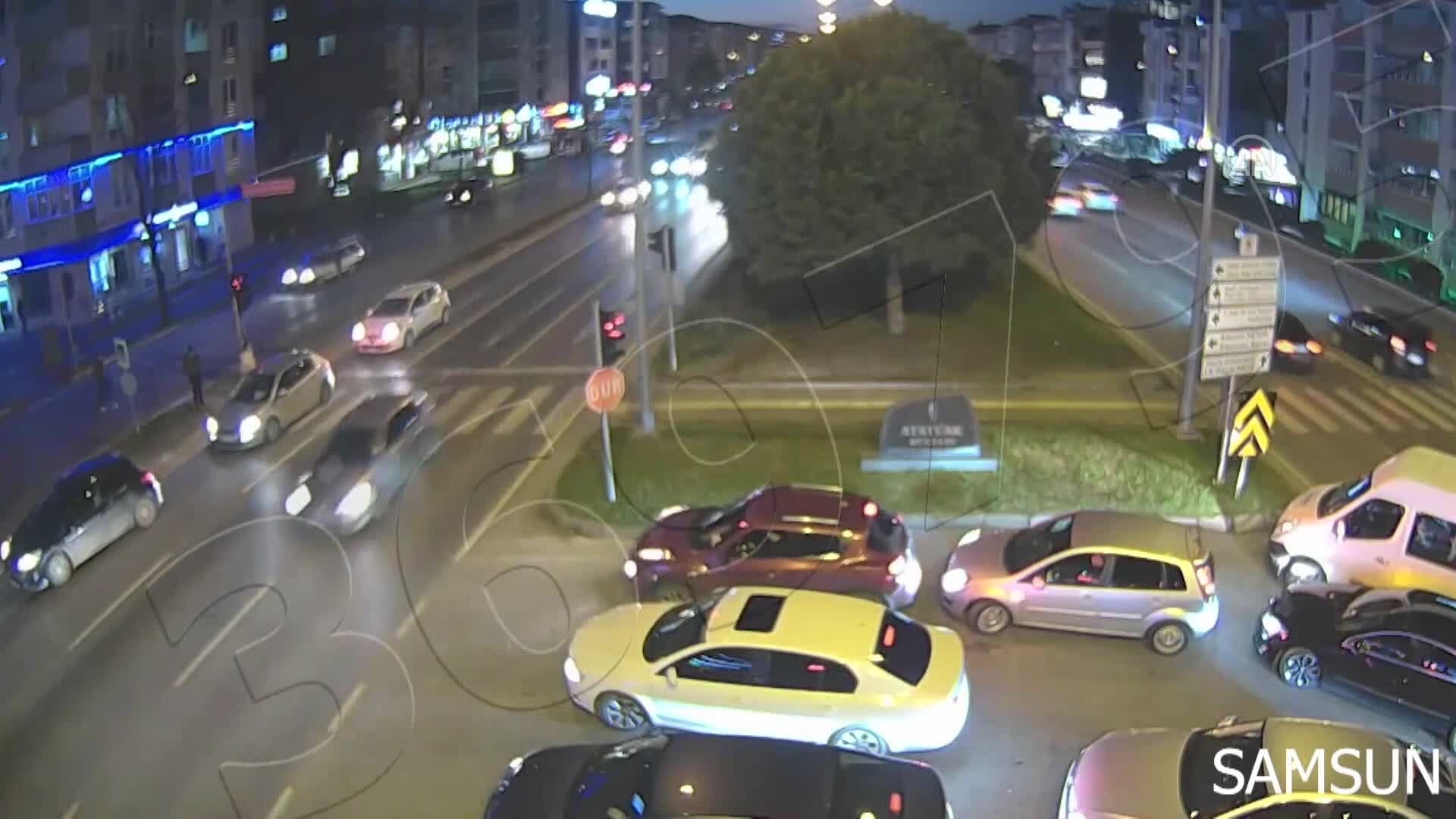 Samsun’daki trafik kazaları KGYS kameralarına yansıdı