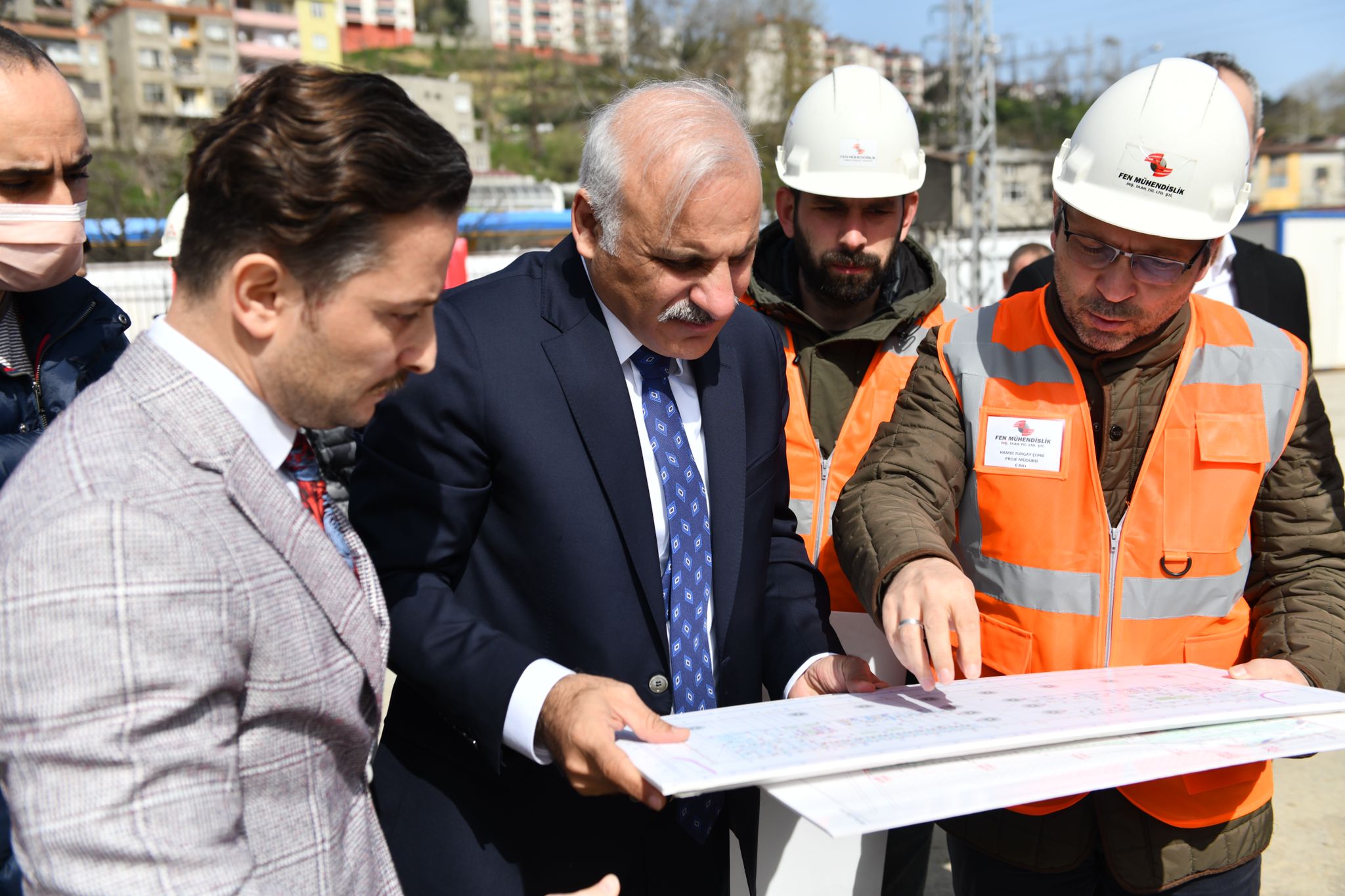 Trabzon Büyükşehir Belediye Başkanı Zorluoğlu, otogar inşaatını inceledi