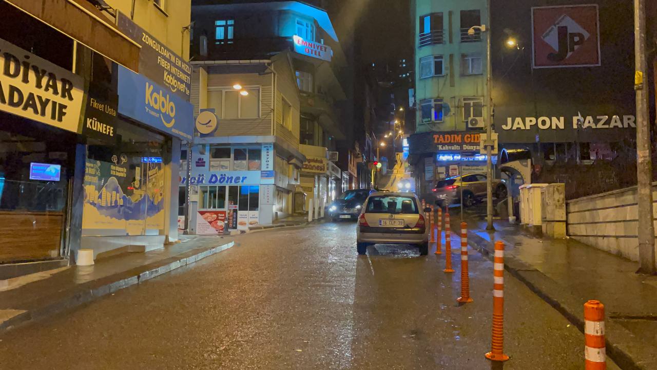 Zonguldak Valisi Tutulmaz, deprem kaynaklı olumsuz bir durum olmadığını bildirdi