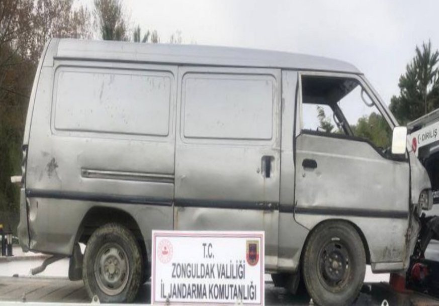 Zonguldak’ta minibüs çaldıkları iddiasıyla 3 şüpheli tutuklandı