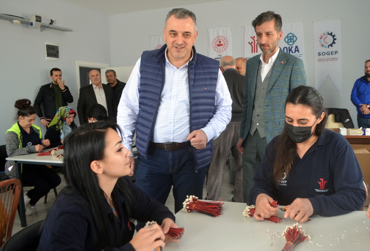 AK Parti Milletvekili Çilez, Merzifon’da mesleki eğitim kurslarını gezdi