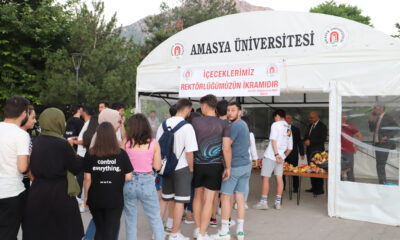 Amasya Üniversitesinden sınavlara çalışan öğrencilere yiyecek ve içecek ikramı
