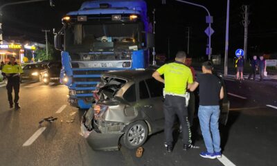 Düzce’de tırın otomobil ile taksiye çarptığı kazada 3 kişi yaralandı